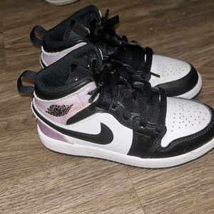 Jordan 1 Mid SE